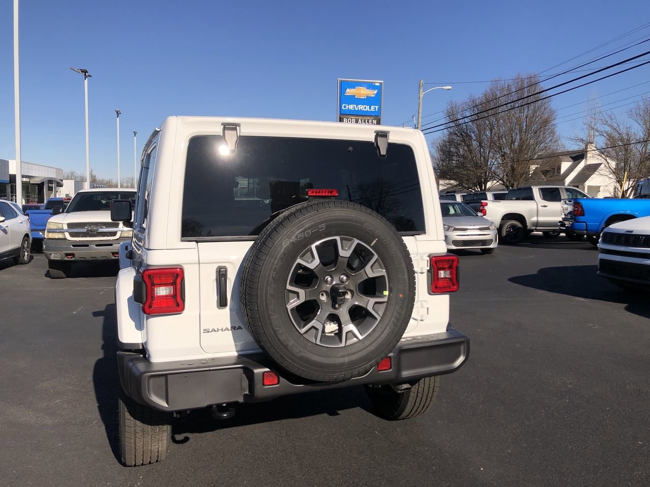 New 2026 Jeep Wrangler Sahara - photo - 17