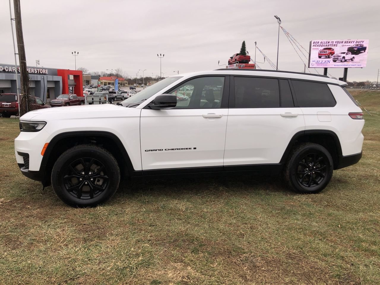 Pre-Owned 2024 Jeep Grand Cherokee L  - photo - 2