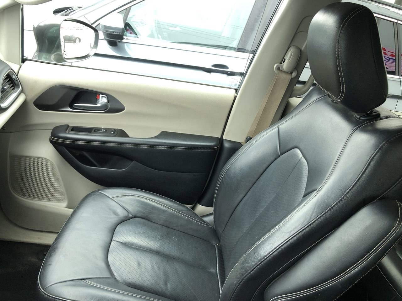 Pre-Owned 2022 Chrysler Pacifica TOURL - photo - 23