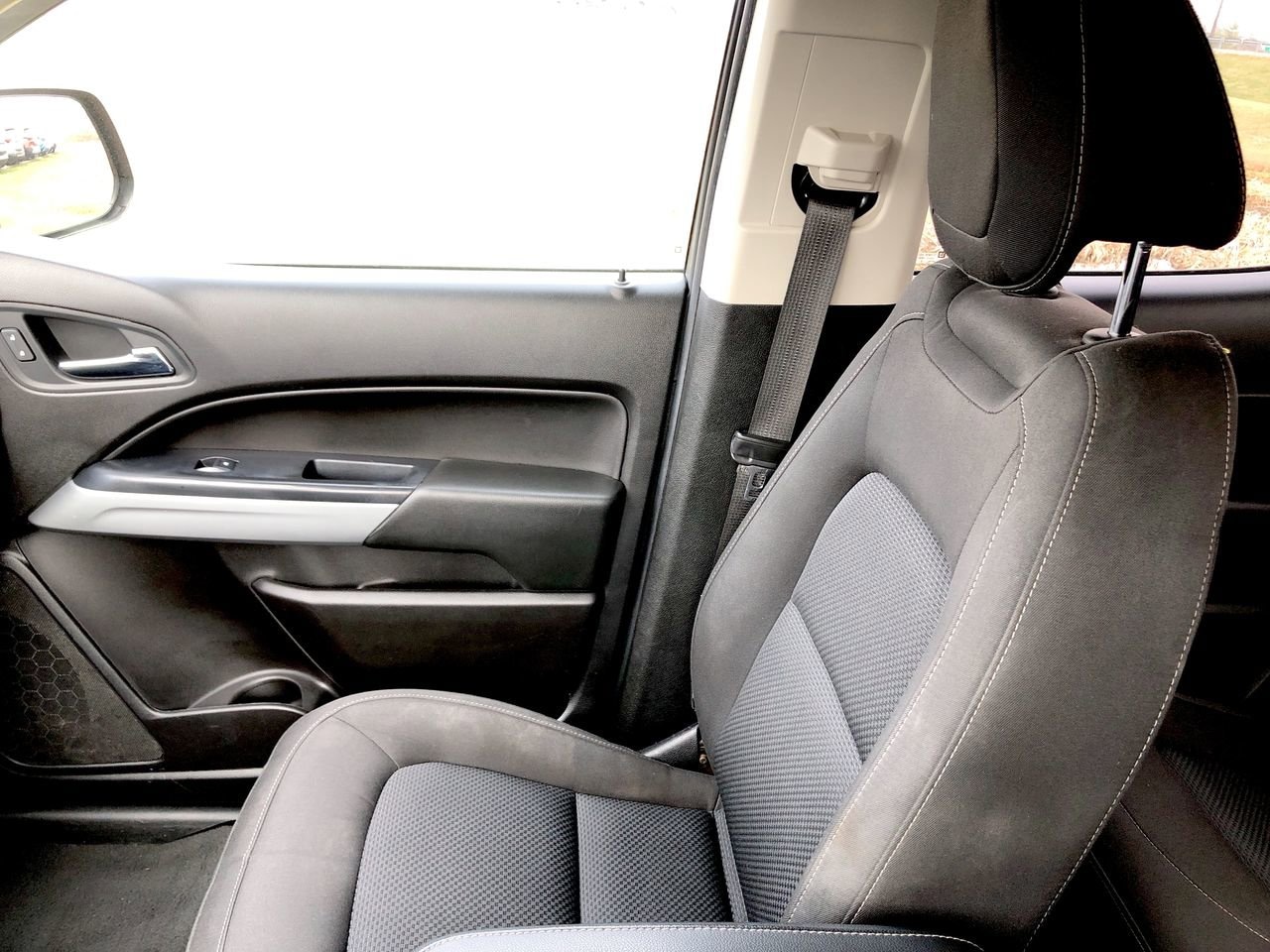 Pre-Owned 2021 Chevrolet Colorado LT - photo - 21