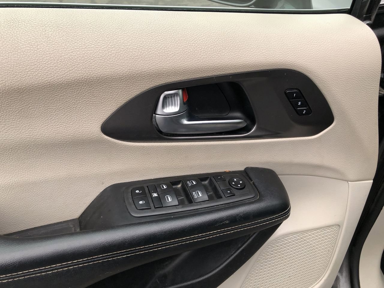 Pre-Owned 2022 Chrysler Pacifica TOURL - photo - 13