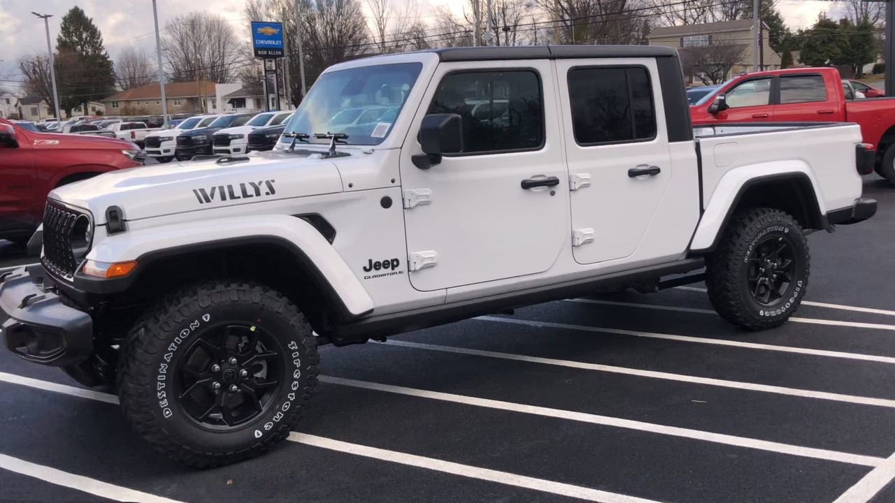 New 2026 Jeep Gladiator Willys - photo - 3