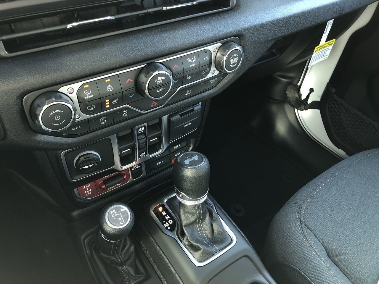 New 2026 Jeep Wrangler Willys - photo - 17