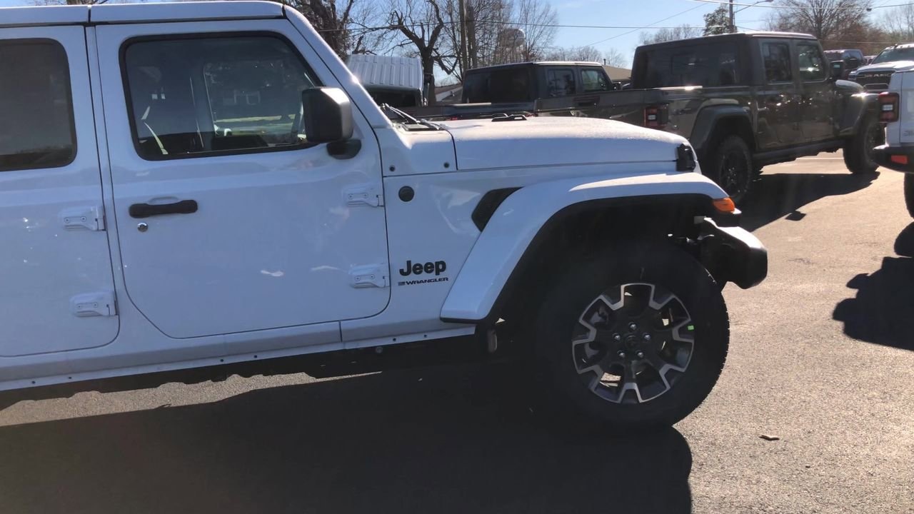 New 2026 Jeep Wrangler Sahara - photo - 8