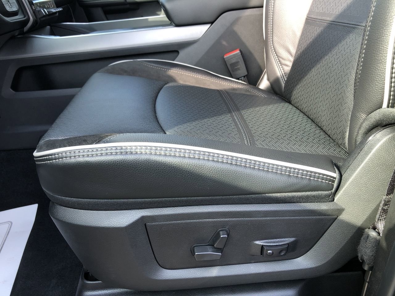 New 2026 Ram 2500 Laramie - photo - 21