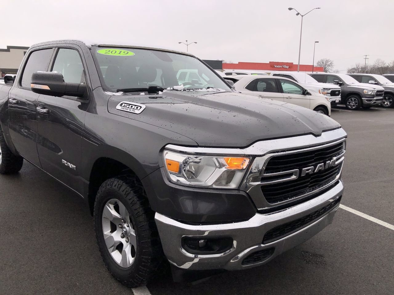 Pre-Owned 2019 Ram 1500  - photo - 6