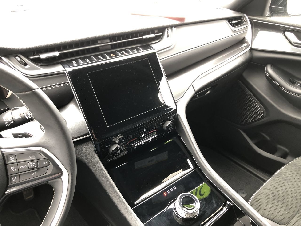 Pre-Owned 2023 Jeep Grand Cherokee L  - photo - 18