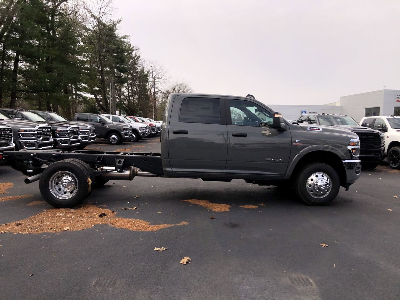 New 2026 Ram 3500 Chassis Cab Tradesman - photo - 5