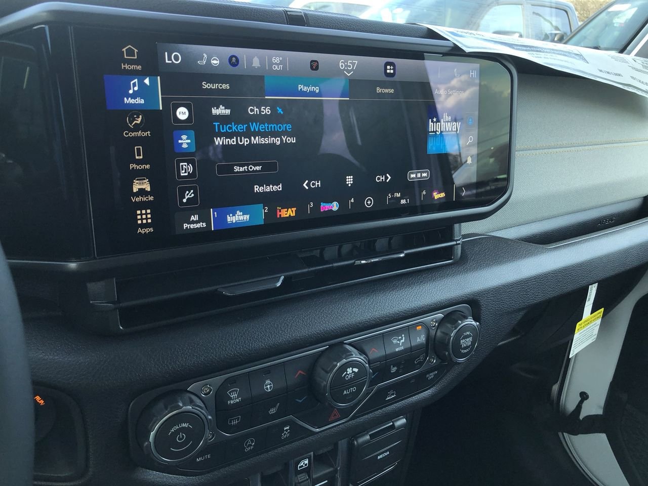 New 2026 Jeep Wrangler Sport S - photo - 26