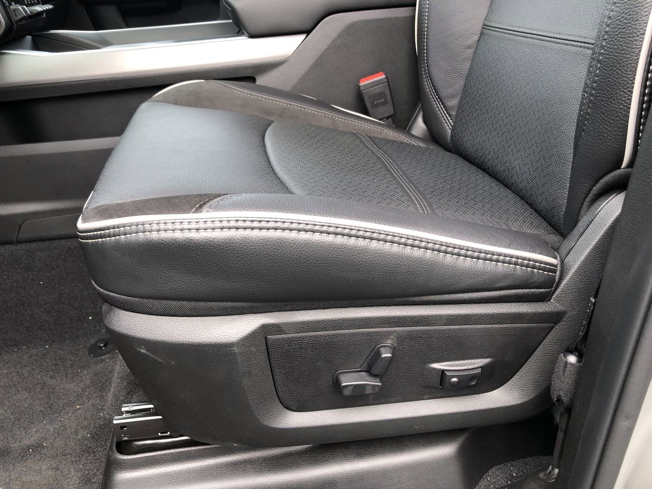 New 2026 Ram 2500 Laramie - photo - 13