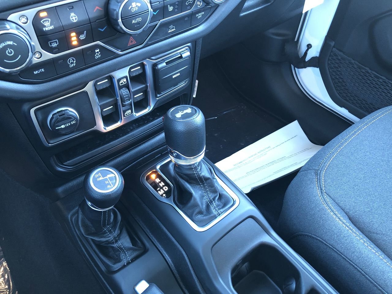 New 2026 Jeep Wrangler Sahara - photo - 25