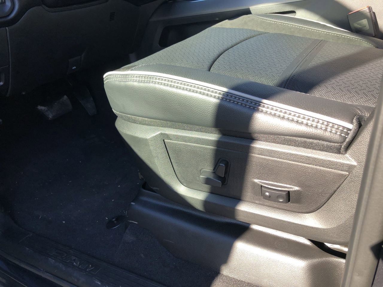 New 2026 Ram 2500 Laramie - photo - 13