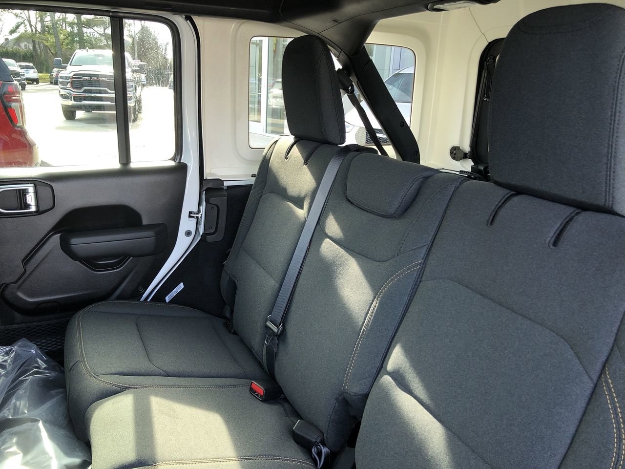 New 2026 Jeep Wrangler Sport S - photo - 18