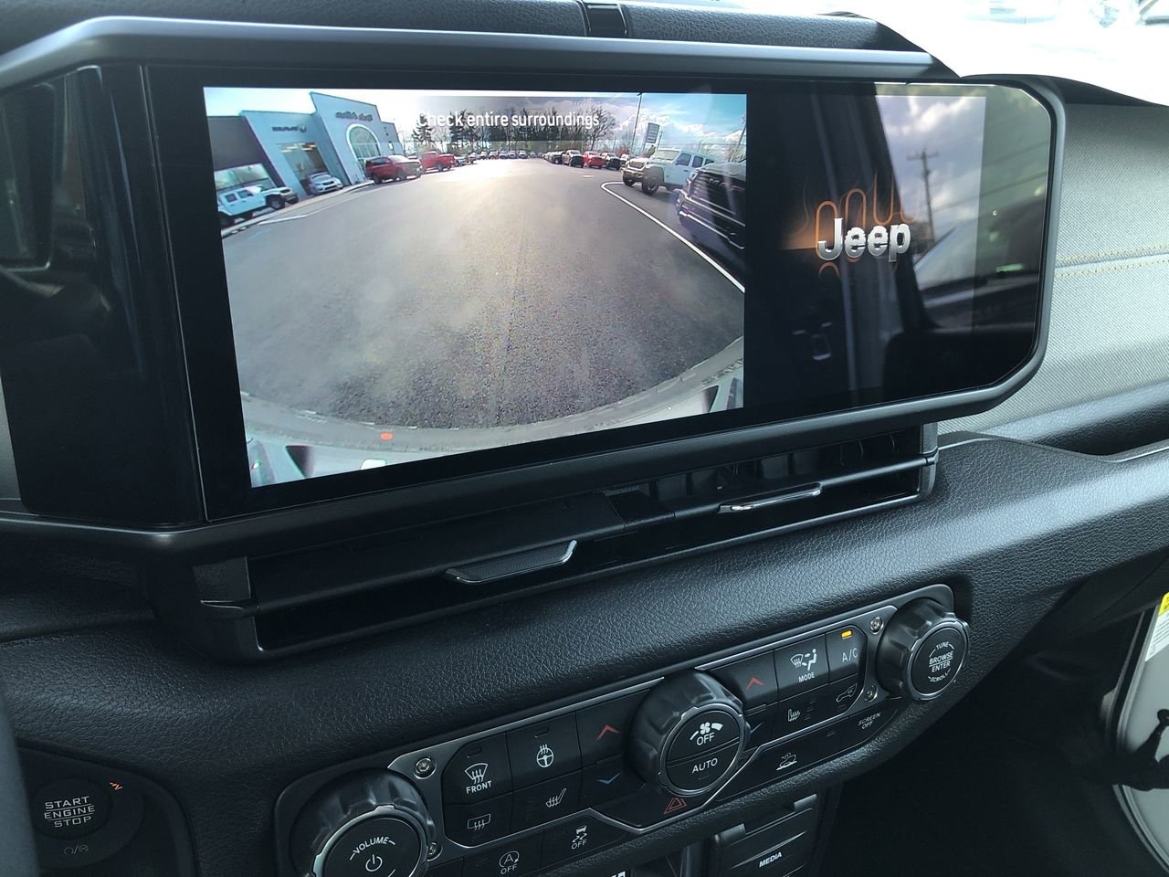 New 2026 Jeep Wrangler Sport S - photo - 27