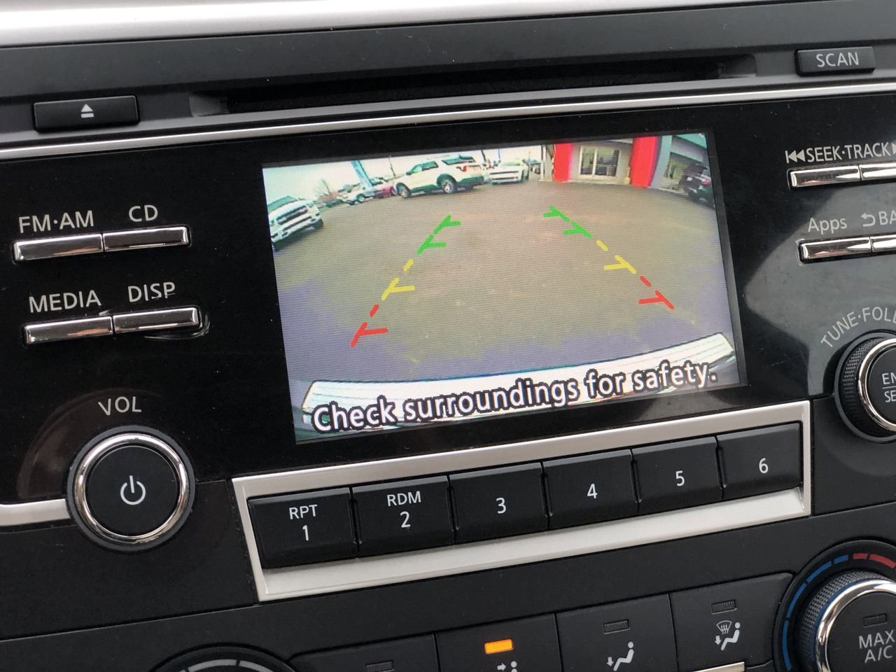 Pre-Owned 2016 Nissan Altima  - photo - 18