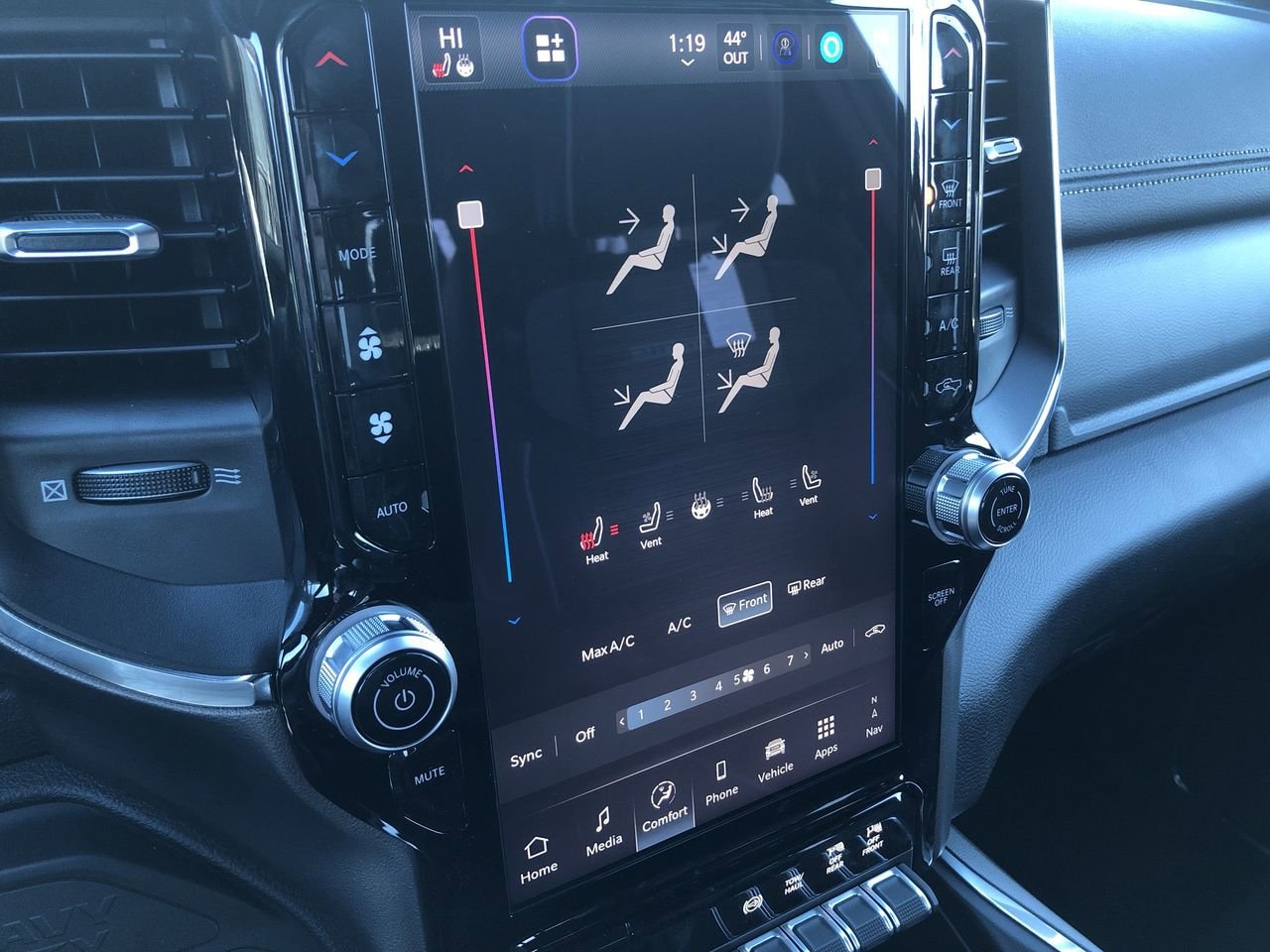 New 2026 Ram 2500 Laramie - photo - 29