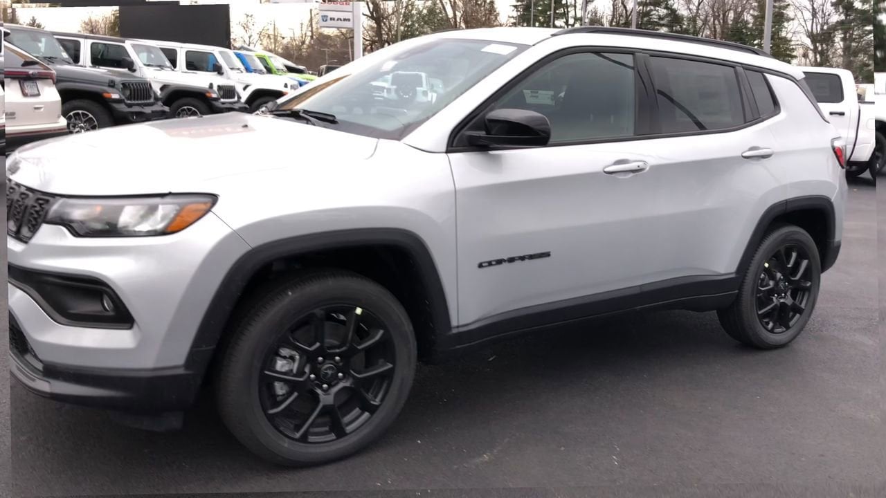 2026 Jeep Compass Latitude Photo in Danville, KY 40422