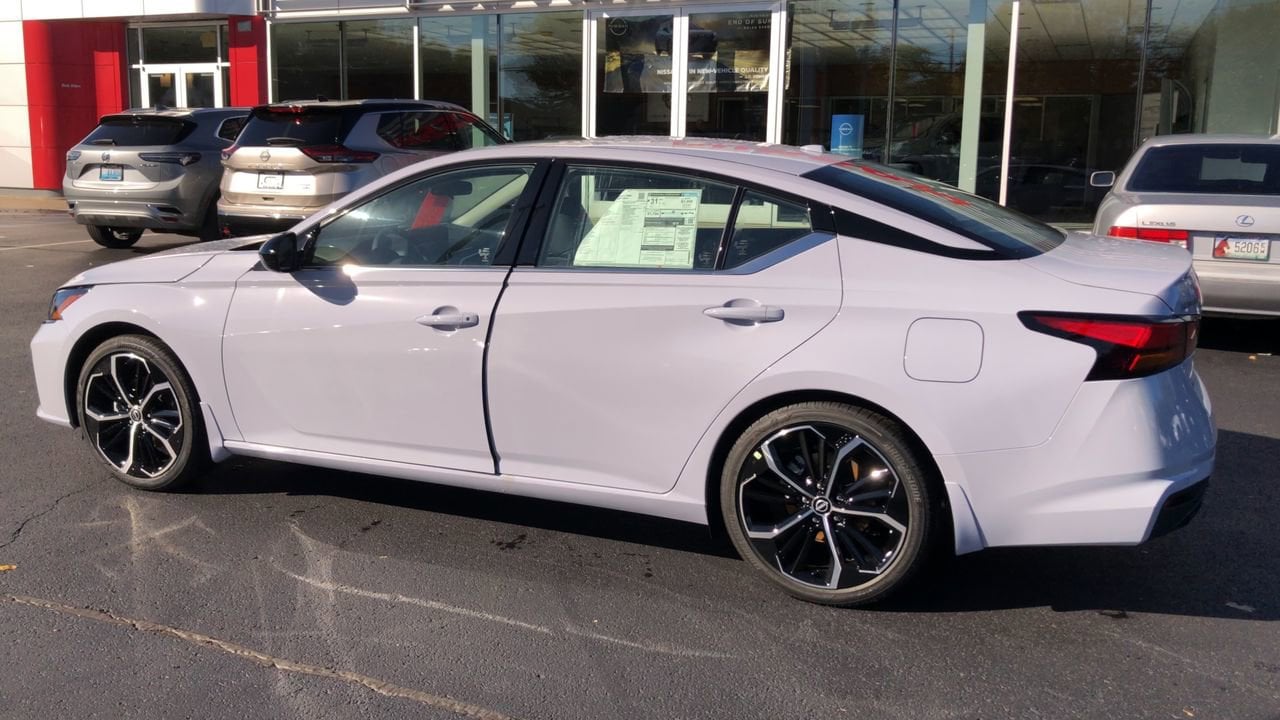 2025 Nissan Altima SR Photo in Danville, KY 40422