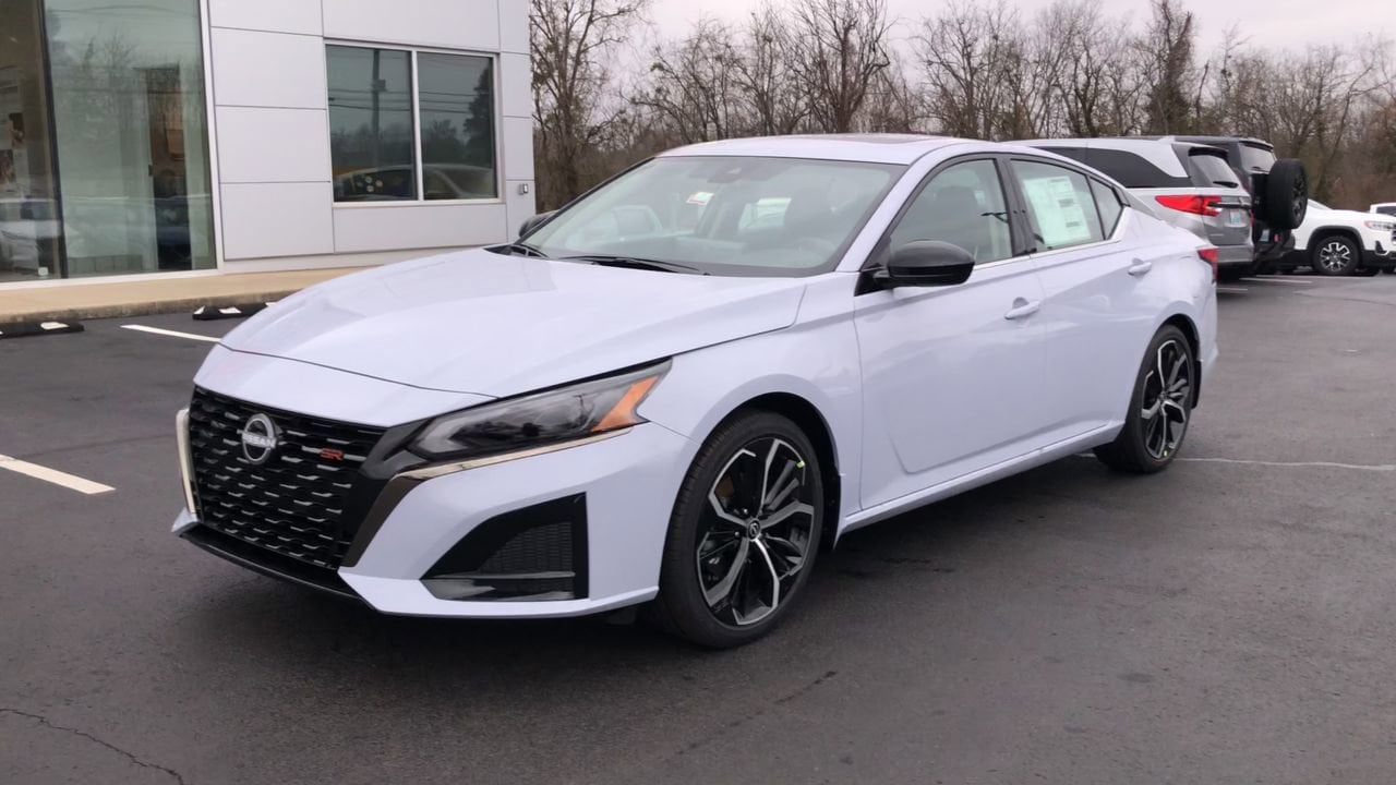 2025 Nissan Altima SR Photo in Danville, KY 40422