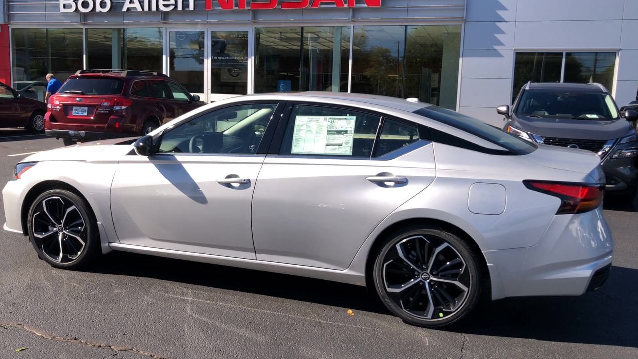 2025 Nissan Altima SR Photo in Danville, KY 40422