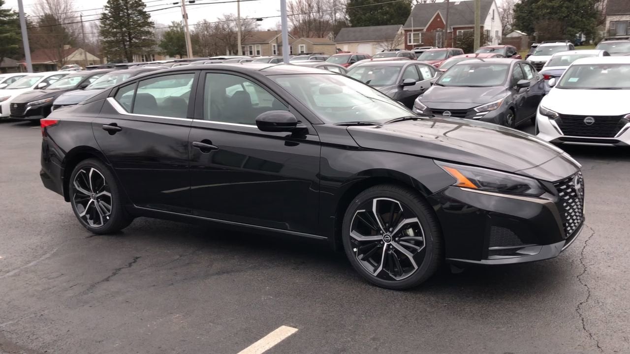 2025 Nissan Altima SR Photo in Danville, KY 40422