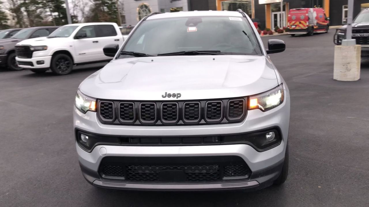 2026 Jeep Compass Latitude Photo in Danville, KY 40422