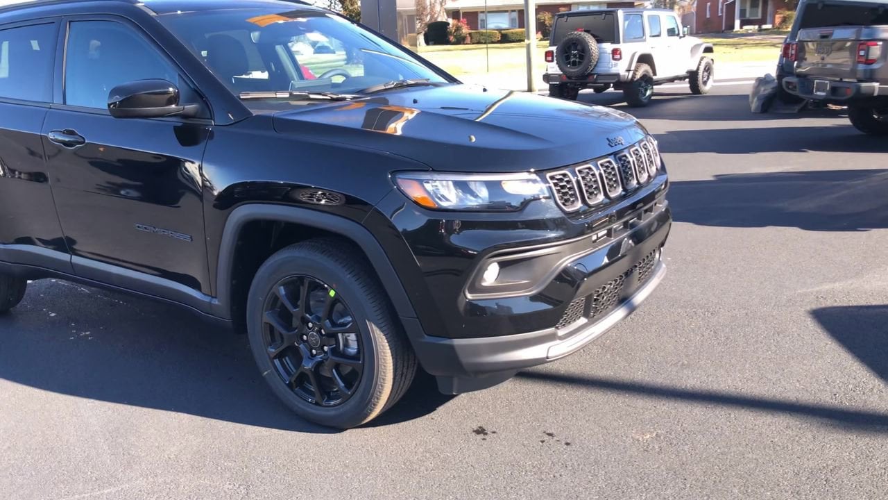 2026 Jeep Compass Latitude Photo in Danville, KY 40422