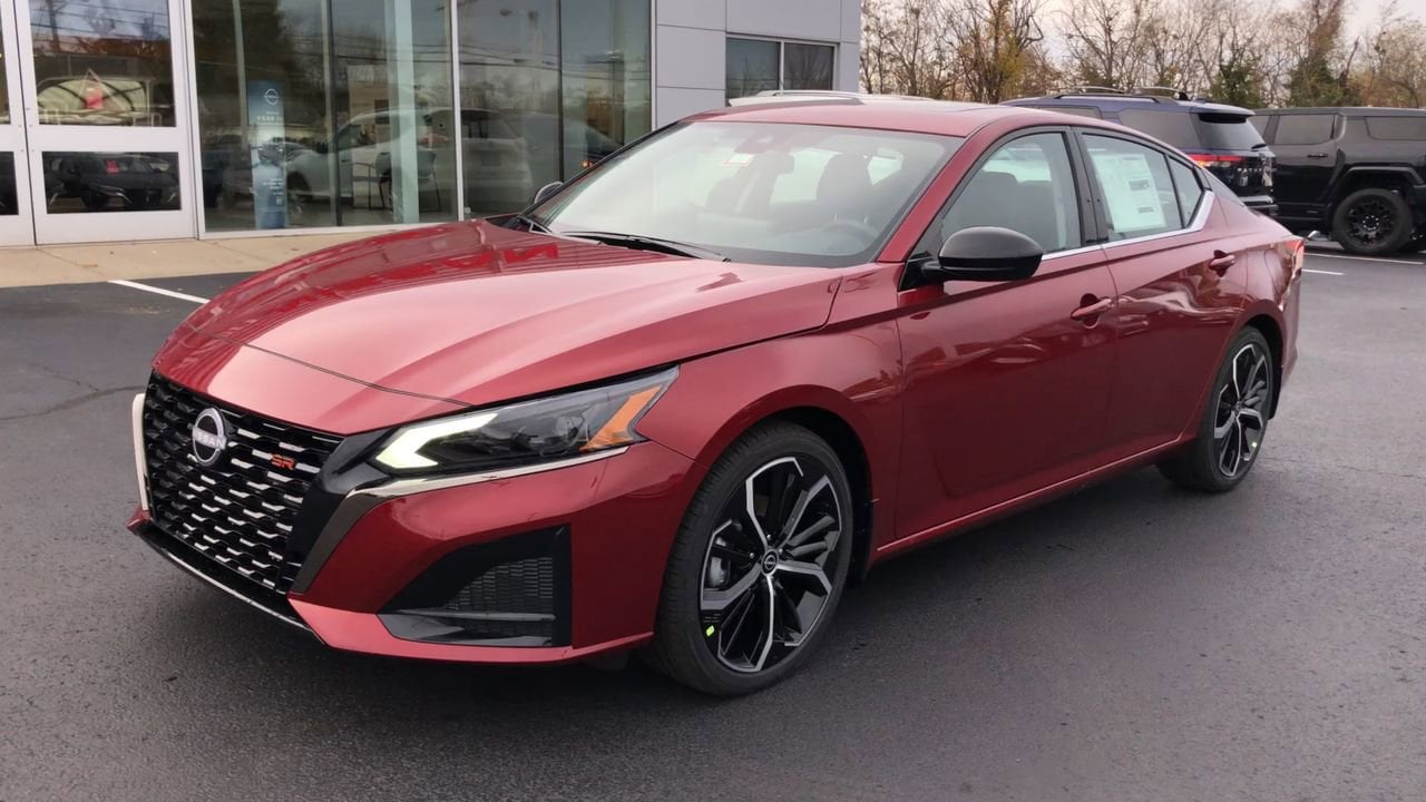 2025 Nissan Altima SR Photo in Danville, KY 40422