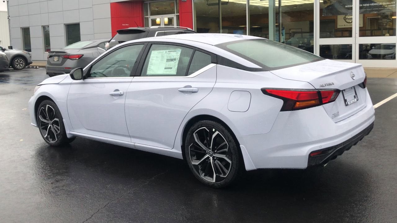 2025 Nissan Altima SR Photo in Danville, KY 40422