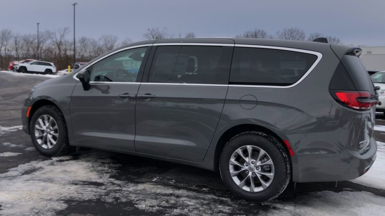 2023 Chrysler Pacifica Photo in Danville, KY 40422
