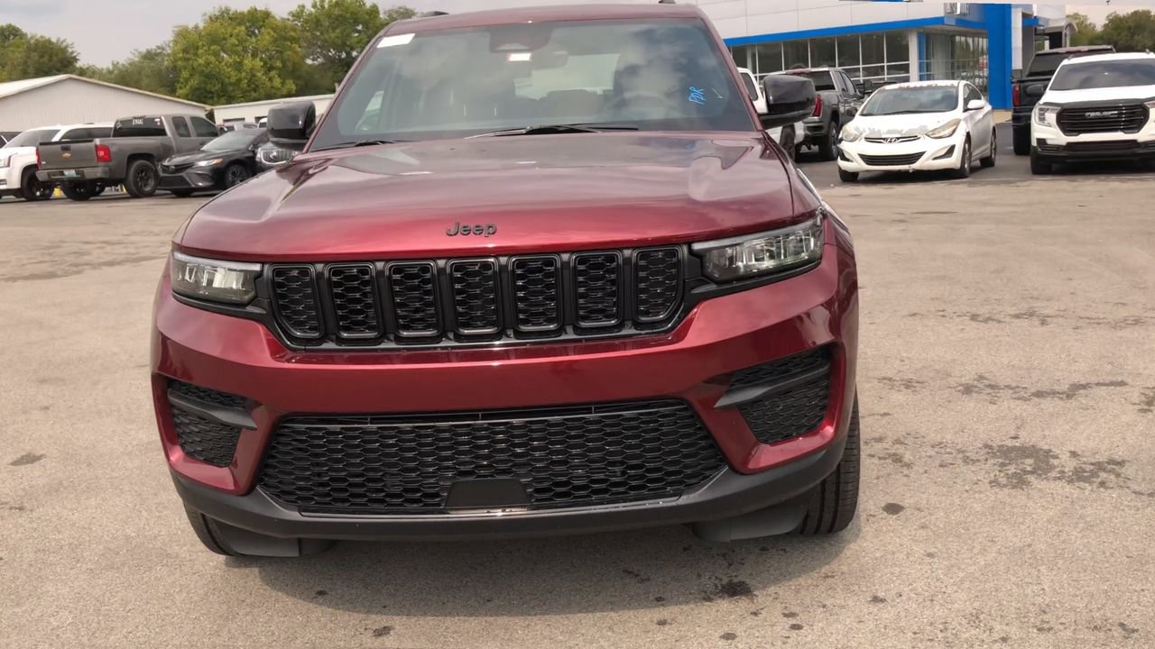 2025 Jeep Grand Cherokee Photo in Danville, KY 40422-1146