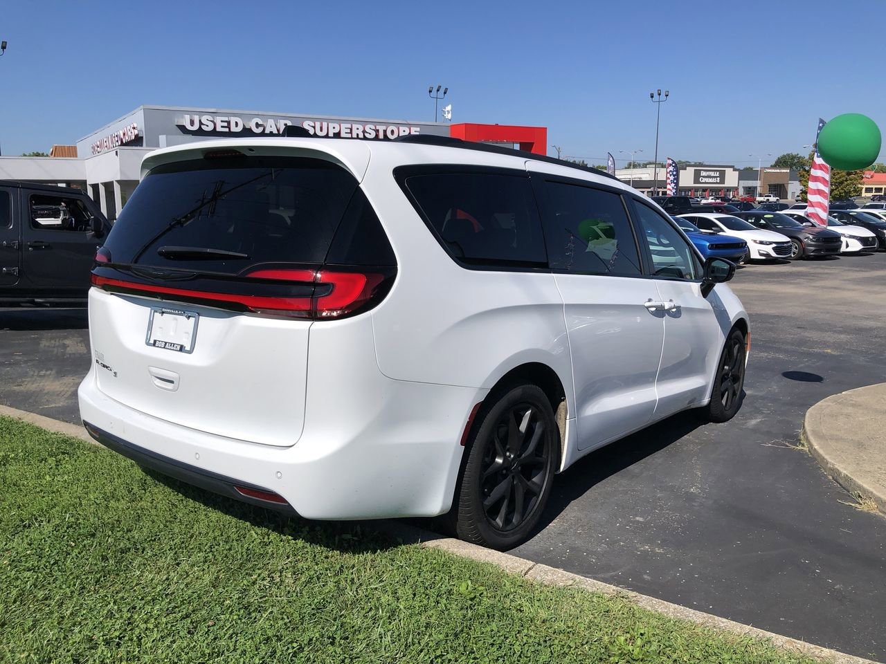 2024 Chrysler Pacifica Photo in Danville, KY 40422