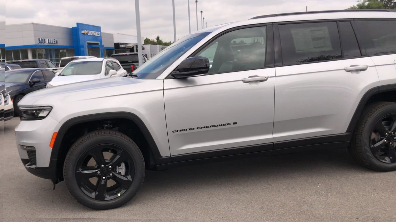 2025 Jeep Grand Cherokee L Photo in Danville, KY 40422-1146