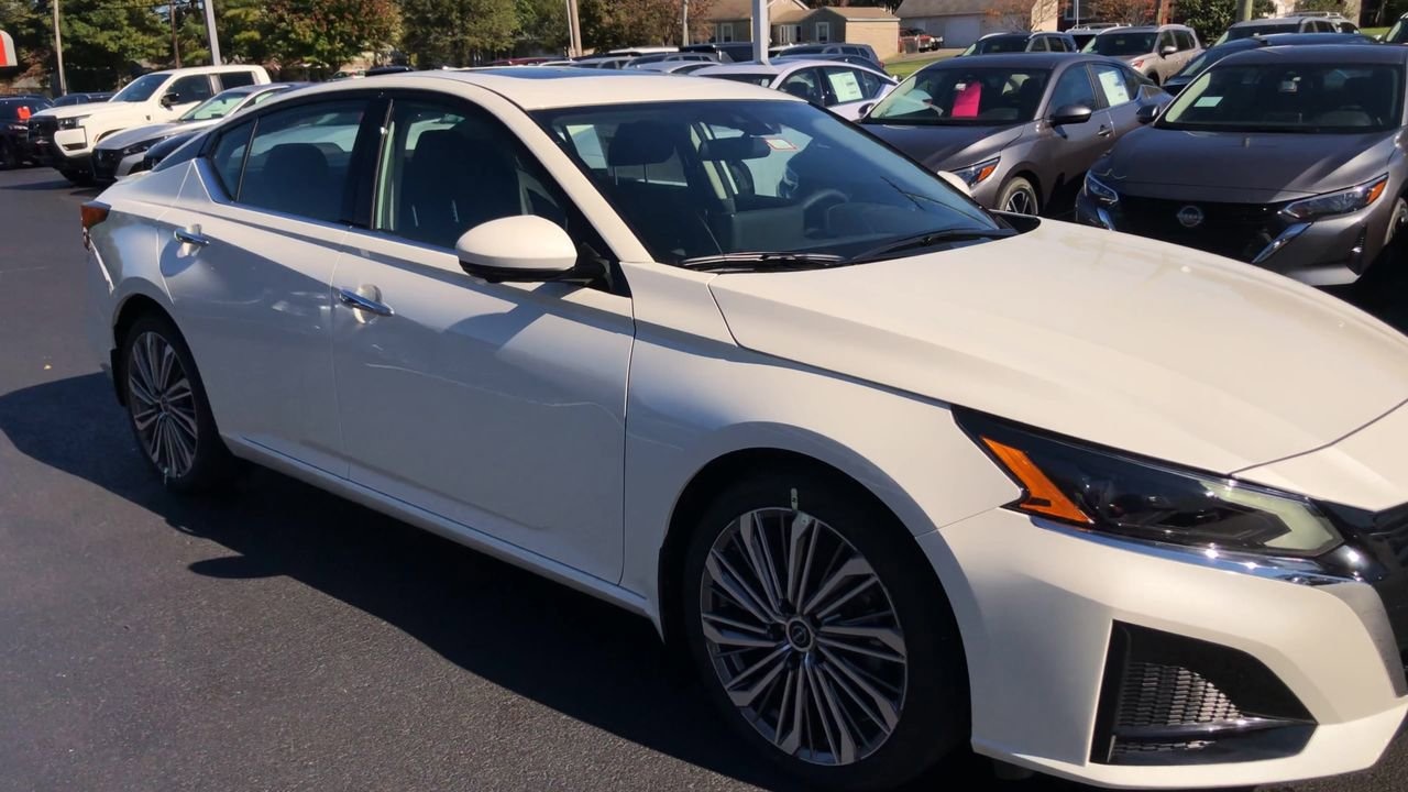 2025 Nissan Altima Photo in Danville, KY 40422