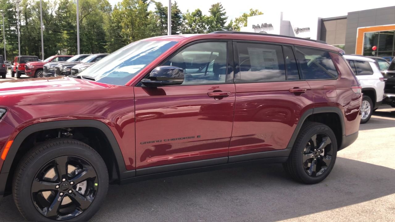 2025 Jeep Grand Cherokee L Photo in Danville, KY 40422-1146