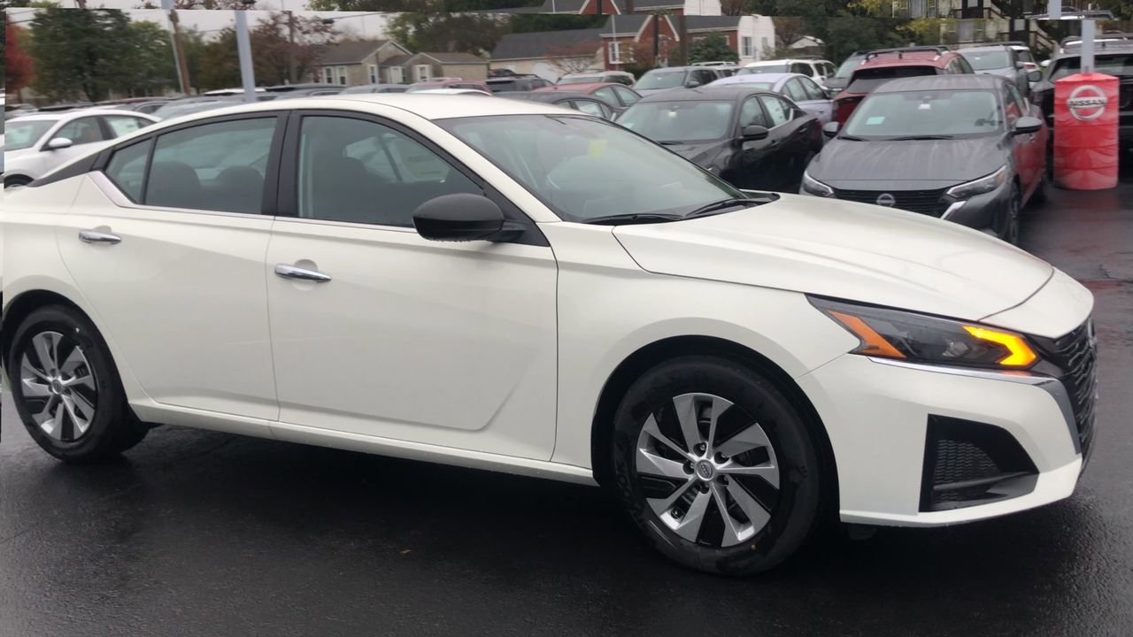 2025 Nissan Altima Photo in Danville, KY 40422