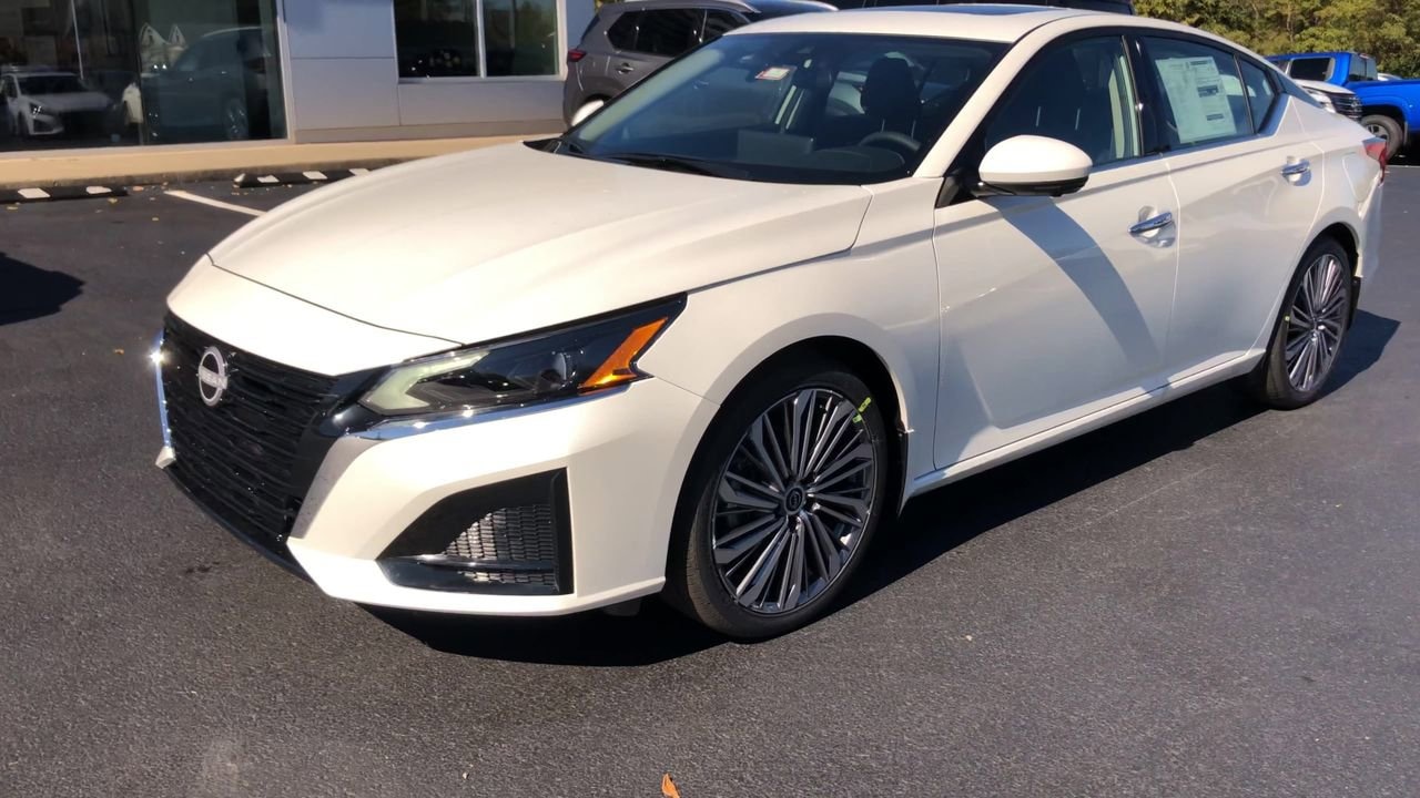 2025 Nissan Altima Photo in Danville, KY 40422