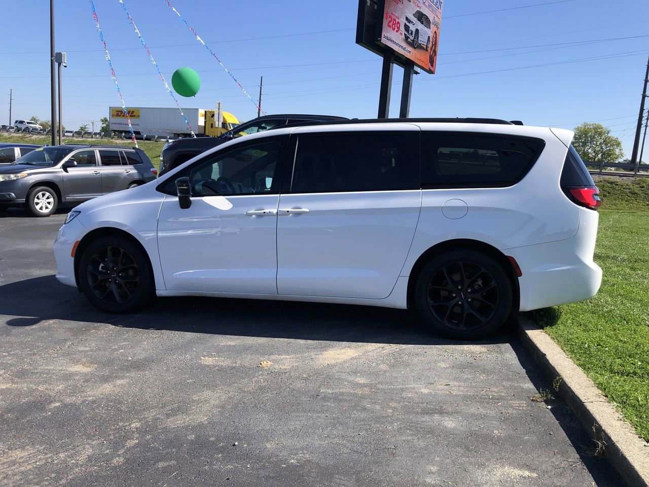2024 Chrysler Pacifica Photo in Danville, KY 40422