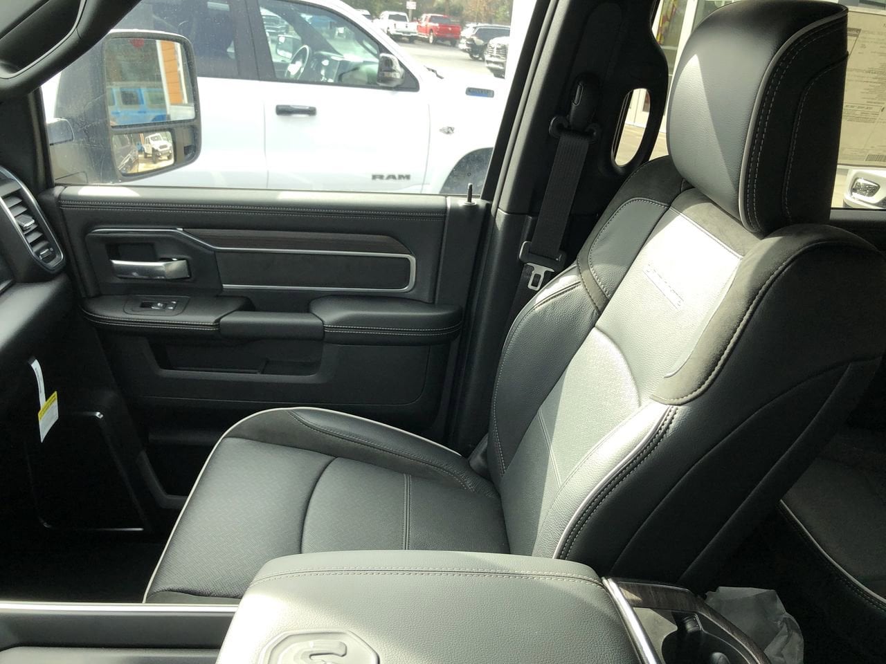 New 2026 Ram 2500 Laramie - photo - 30